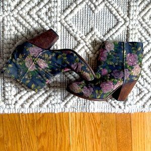 Rag & bone Floral Suede booties